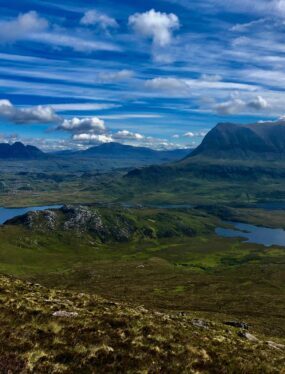 Wandelen in de Highlands: Uitzicht vanaf de Stac Pollaidh op de Cùl Mòr