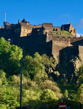 Stedentrip naar Edinburgh: Uitzicht op Edinburgh Castle vanaf Princes Street