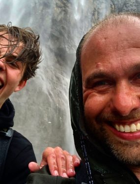 Vakantie met tieners: onderaan de watervallen van Cirque de Gavarnie in de Pyreneeën