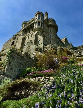 De mooiste kastelen van Engeland en Schotland: Saint Michael's Mount in Cornwall vanuit de rotstuin