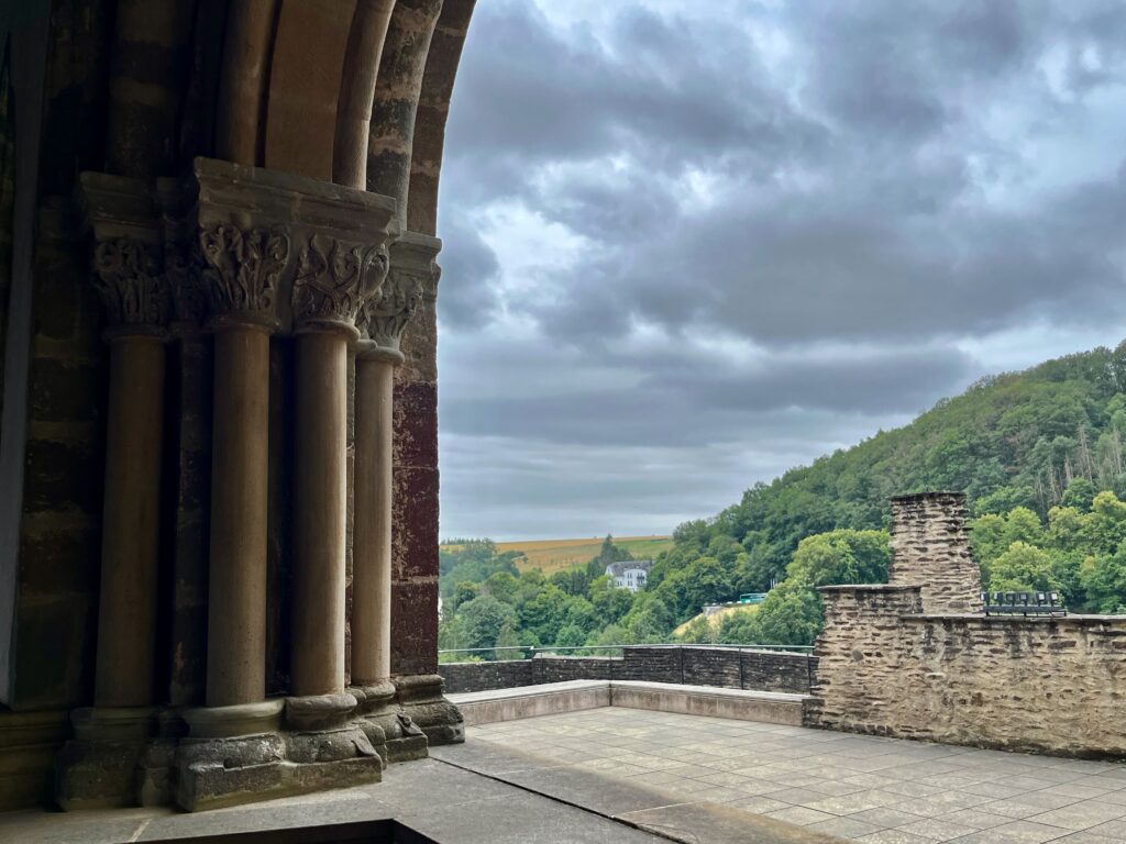 Roadtrip door Luxemburg naar het Mullerthal: Renaissance met uitzicht over de Our