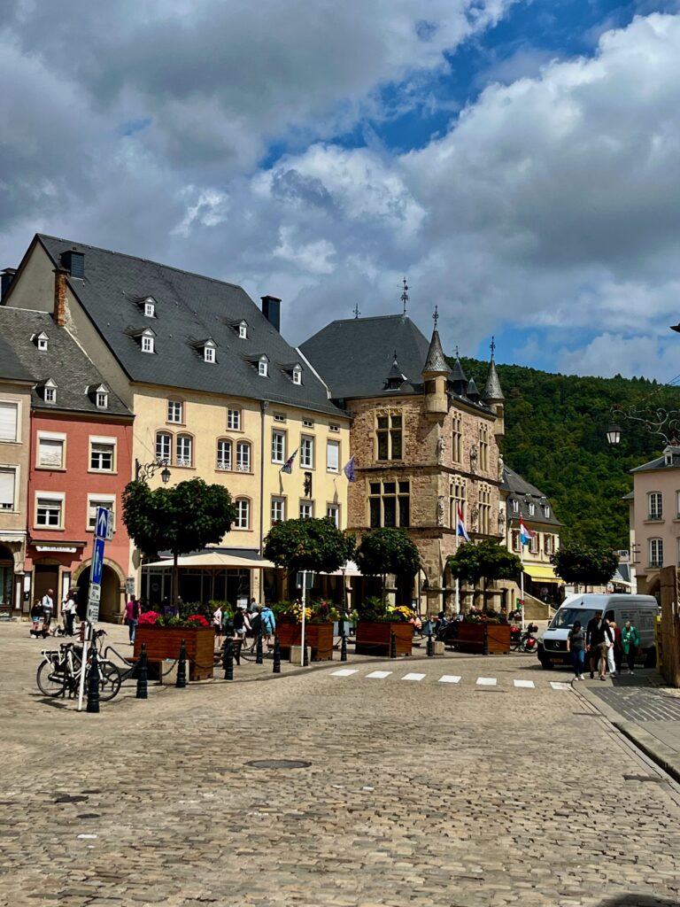 Wandelen in het Mullerthal: Het Place du Marché in Echternach