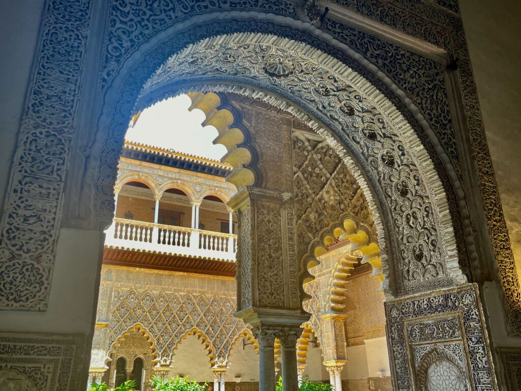Stedentrip in Spanje: Uitzicht op het Patio de las Doncellas van het Real Alcazar
