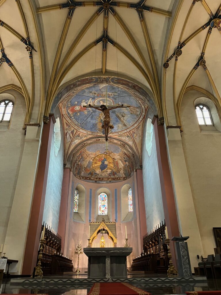 Het romaanse koor van de Sint-Servaas in Maastricht