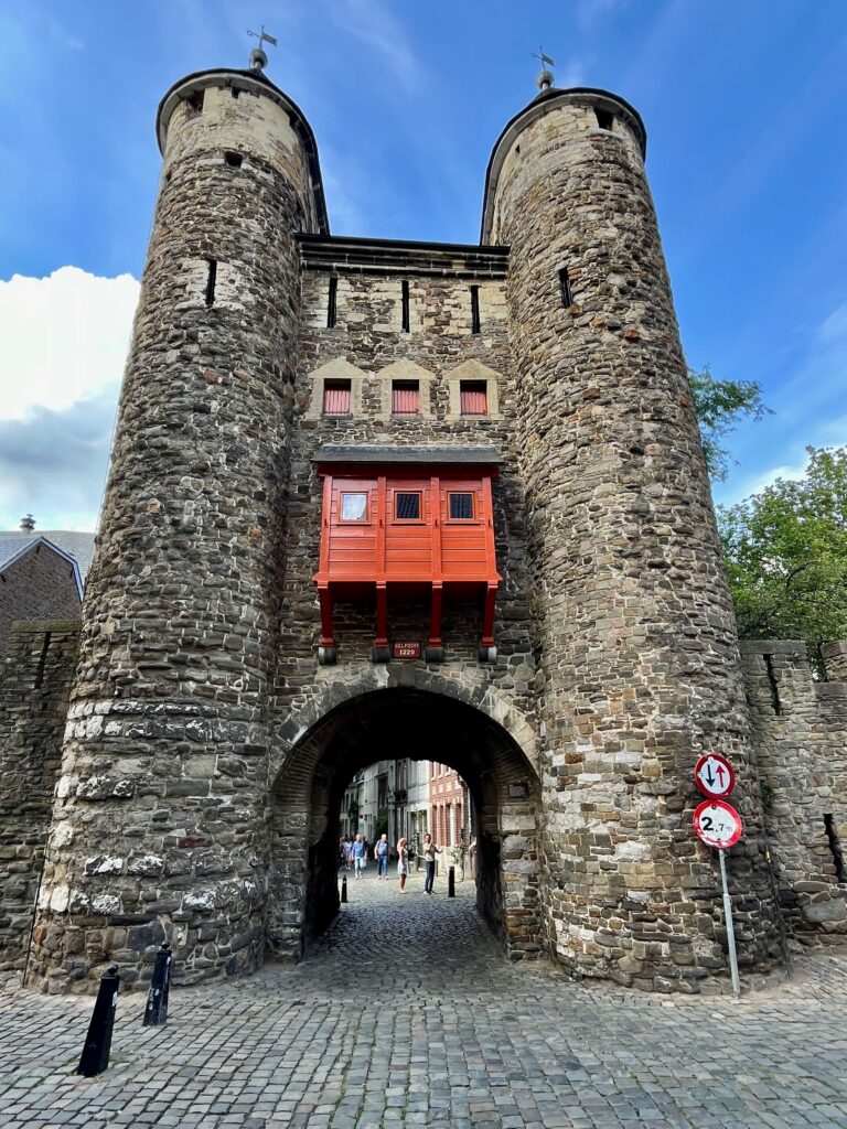 Stadswandeling door het oude Maastricht: De Helpoort