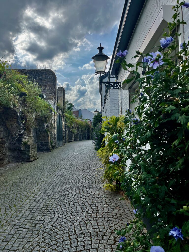 Stadswandeling door het oude Maastricht: Het Lang Grachtje