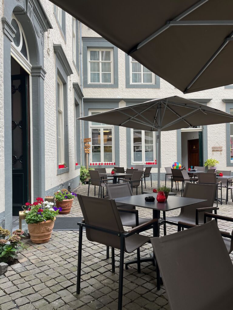 Het gezellige terras van Veer Mestreech