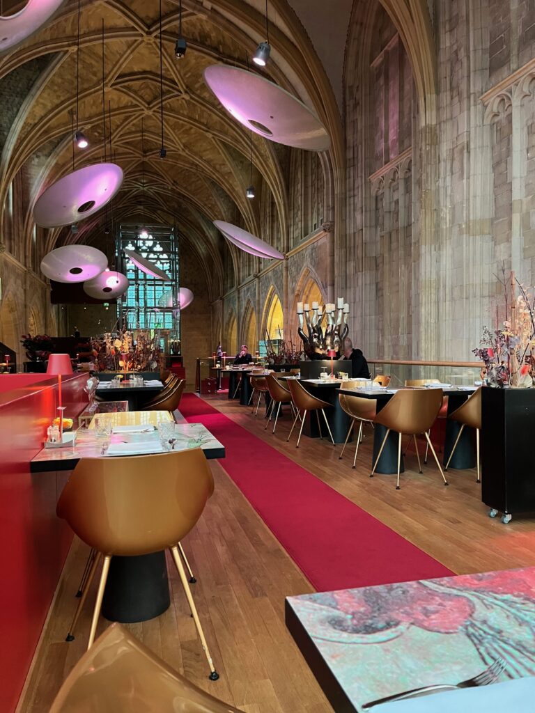 Dineren in een historische ambiance bij Spencer's in het Kruisherenhotel