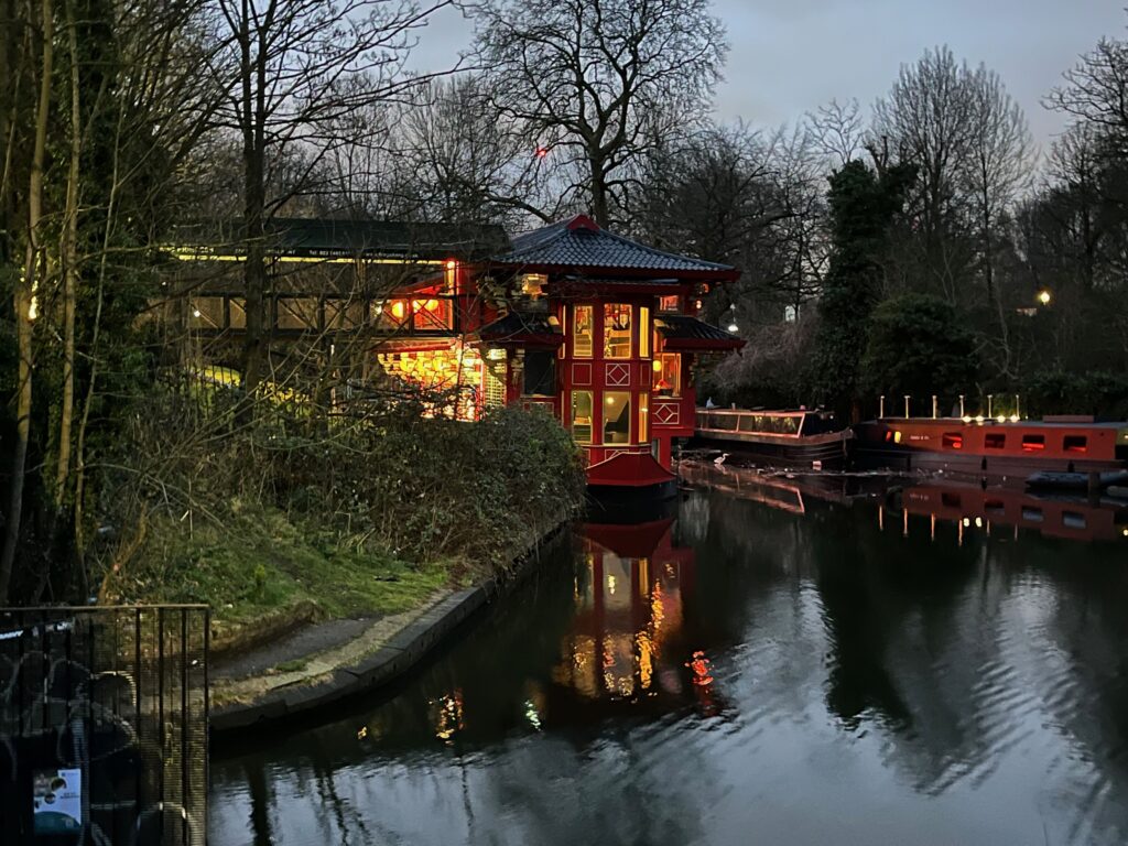 Idyllische taferelen langs de London Canal Walk