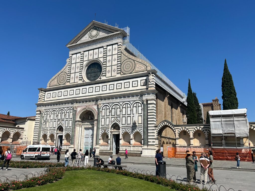 6 highlights van Florence: De façade van de Basilica di Santa Maria Novella aan het gelijknamige plein
