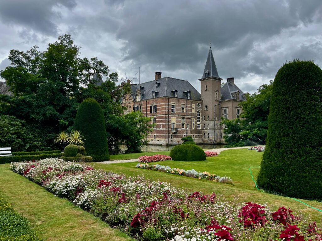 De mooiste wandelingen in Twente: Kasteel Twickel vanaf de formele tuin
