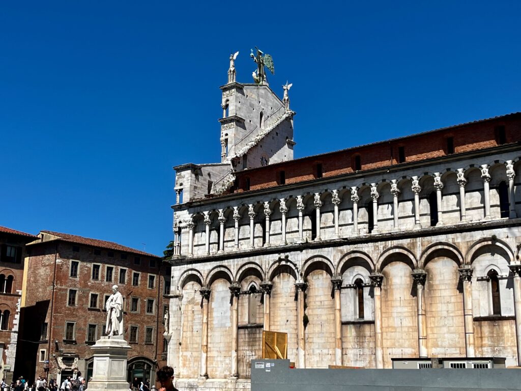 De zijkant van de Michele in Foro