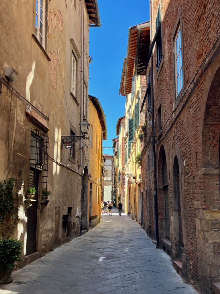 Via San Donnino in Lucca