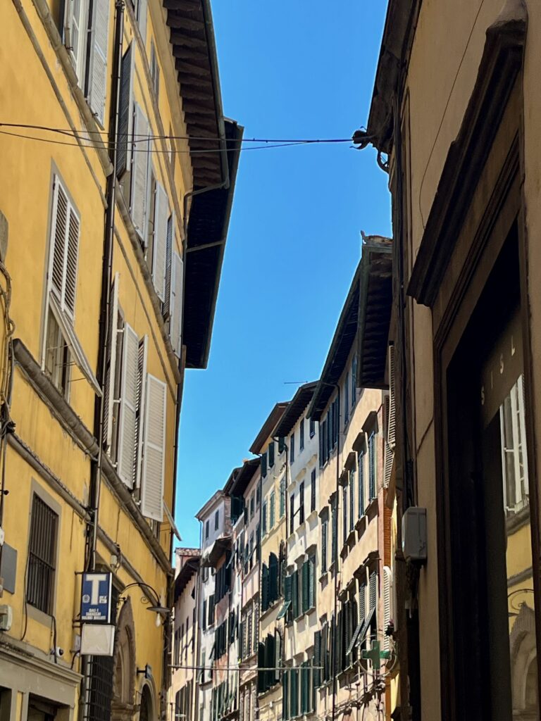 een onvergetelijk dagje Lucca: Via Fillungo, de lange winkelstraat van Lucca