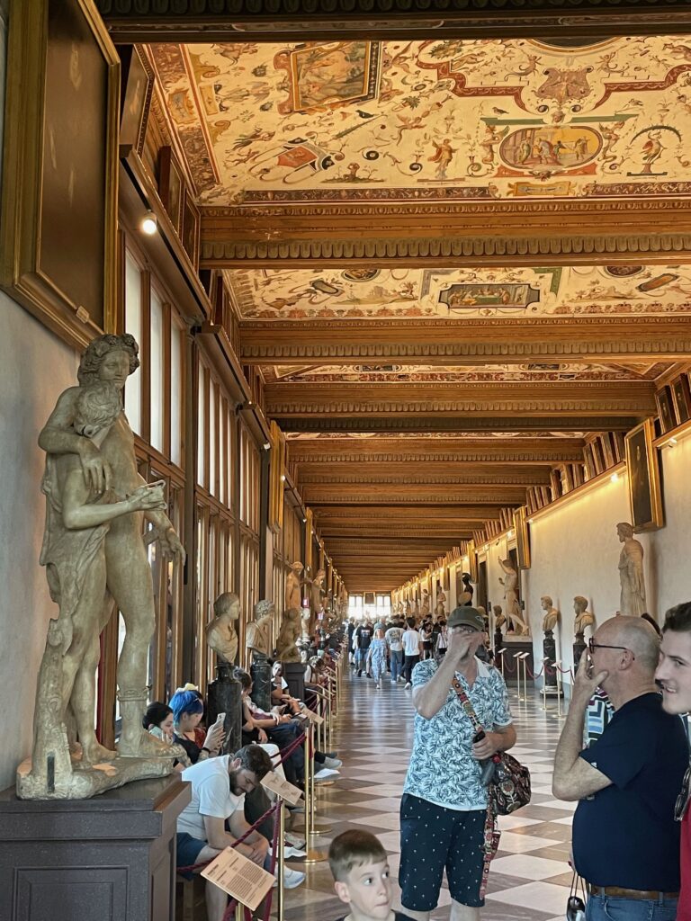 De galerij die op aanwijzing van Francesco de' Medici is ontworpen