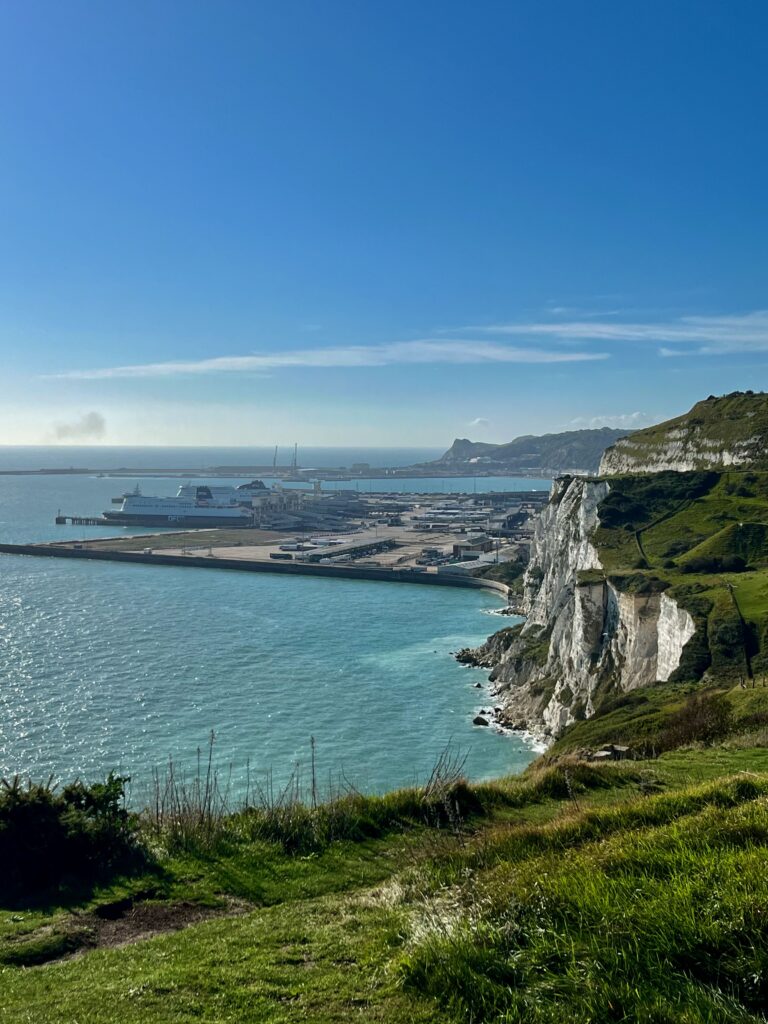 Blik terug over de White Cliffs naar Dover