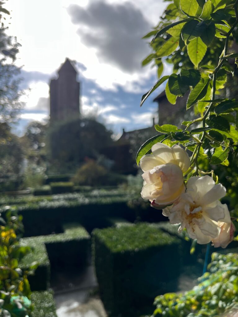 Bezienswaardigheden in East-Sussex en Kent: Het landhuis vanuit de White Garden
