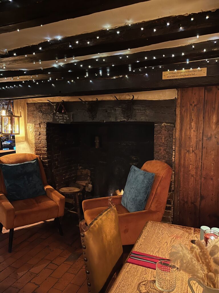 De gezellige Bull Inn van binnen