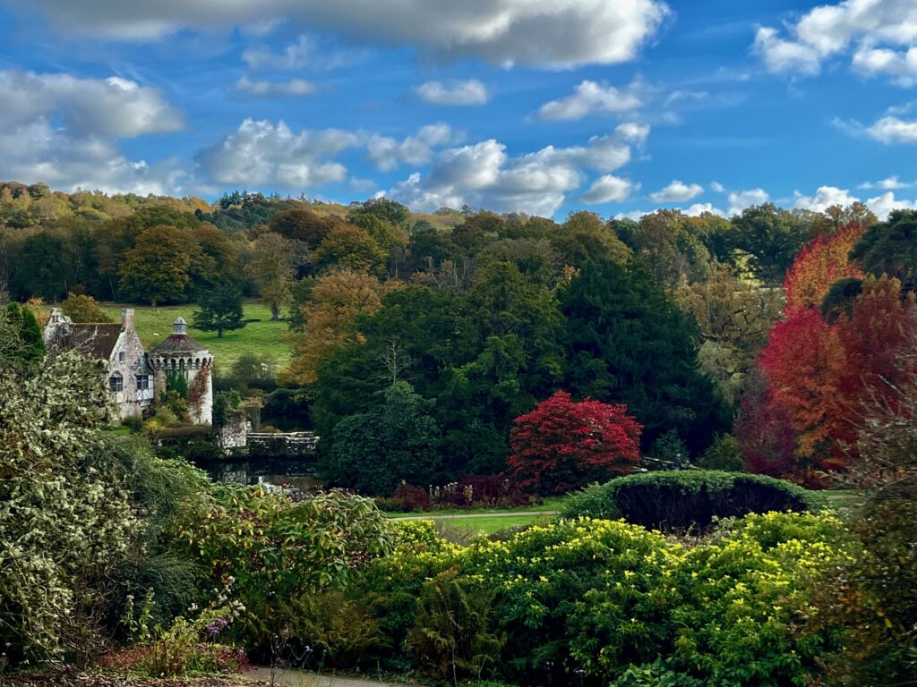 Bezienswaardigheden in East-Sussex en Kent: De magistrale herfstkleuren in de tuinen van Scotney Castle