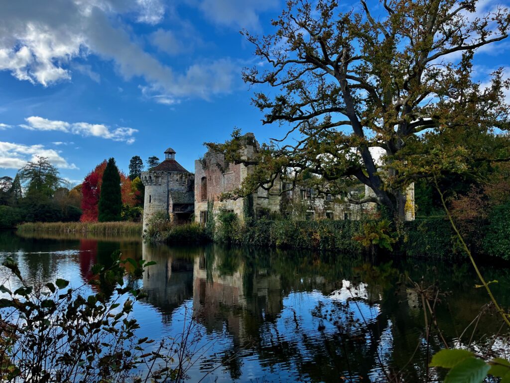 Bezienswaardigheden in East-Sussex en Kent: De ruïne van Scotney Castle als buitengewoon voorbeeld van de Picturesque Style