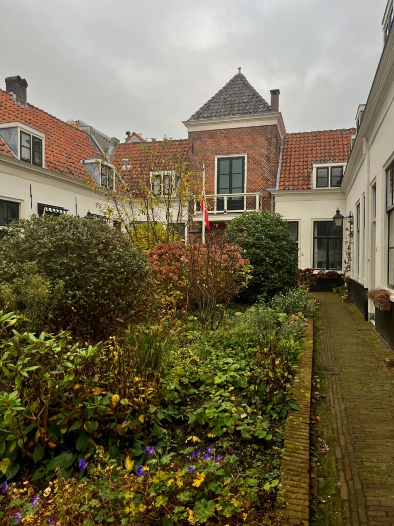 Hortus, Academiewijk en Levendaal: Het Sint Jacobshof in Leiden