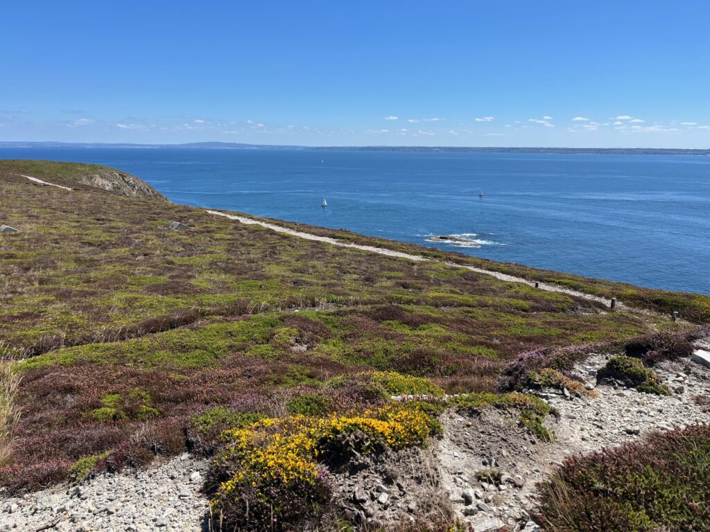 Uitzicht op de Baai van Douarnenez en de Ménez-Hom