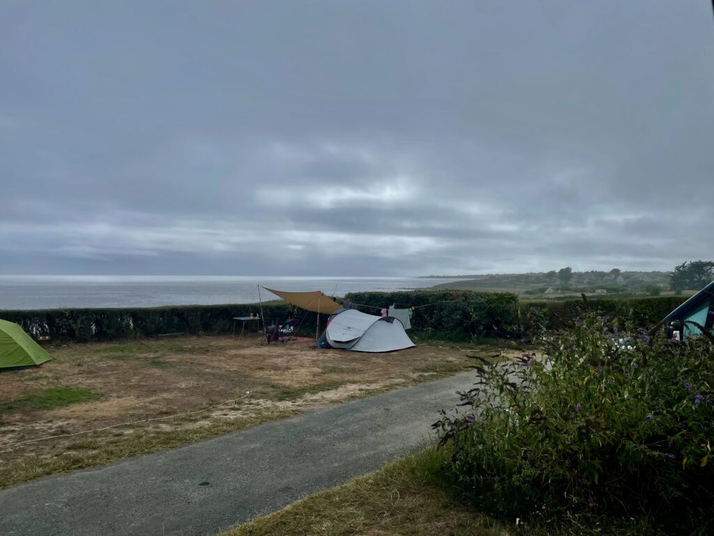 Uitzicht vanaf onze campingplek op Kersiny-Plage