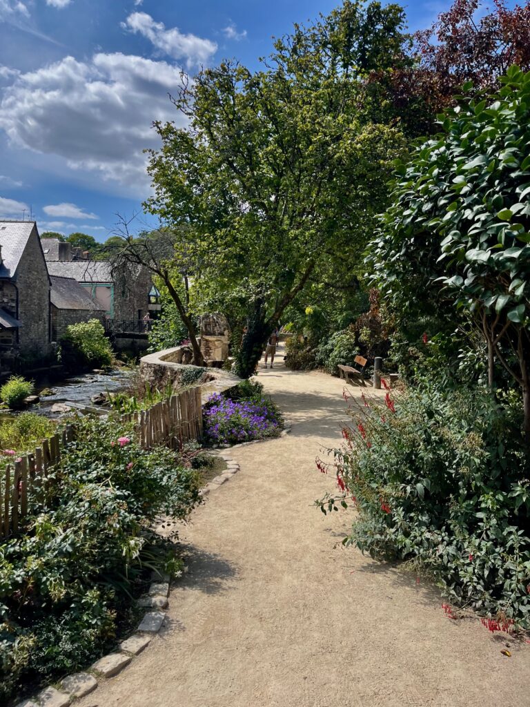 De mooiste stadjes in West-Bretagne: Promenade Xavier Graal in Pont-Aven