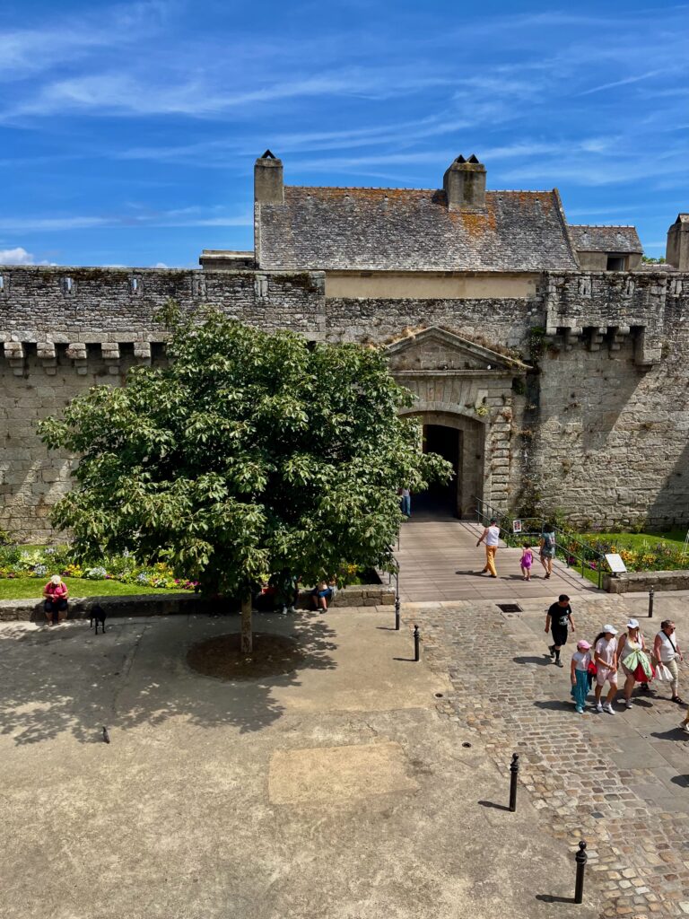 De mooiste stadjes in West-Bretagne: Zicht vanaf de vestingmuren van Concarneau