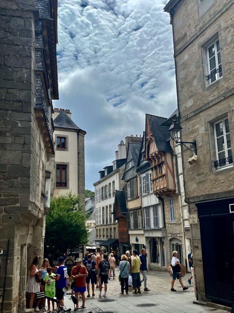 De mooiste stadjes in West-Bretagne: Nog meer moois langs de Rue des Boucheries in Quimper