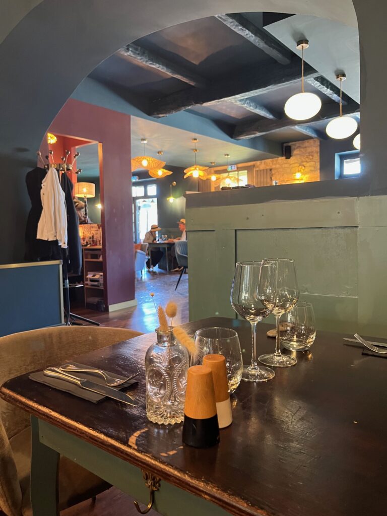 Het interieur van Logis de Prieuré in Locronan