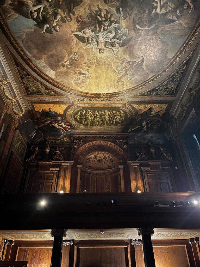 The Oak Room met de...