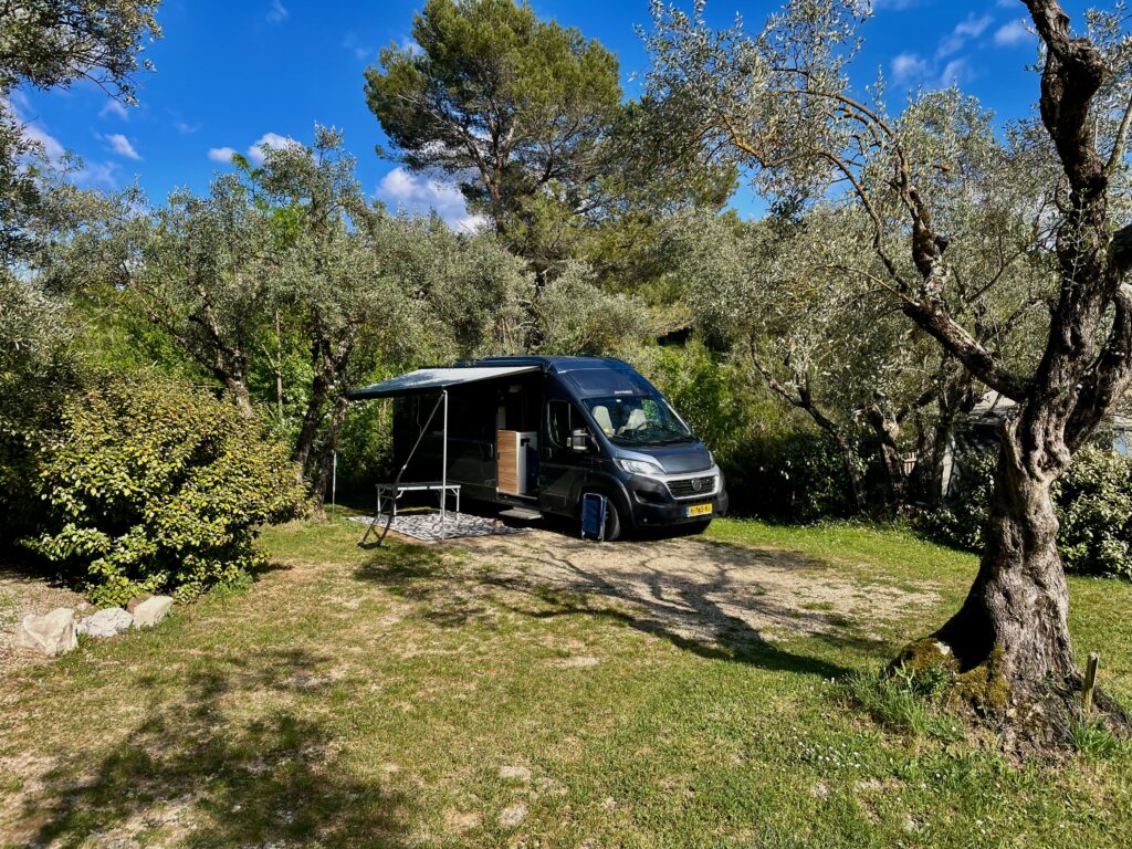 Onze plek op Camping Domaine de la Gautière