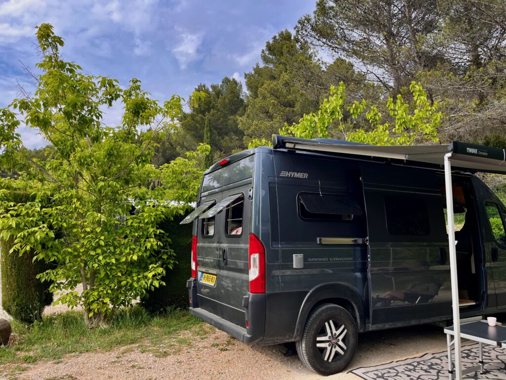 Camping Le Bouquier in de Dentelles de Montmirail