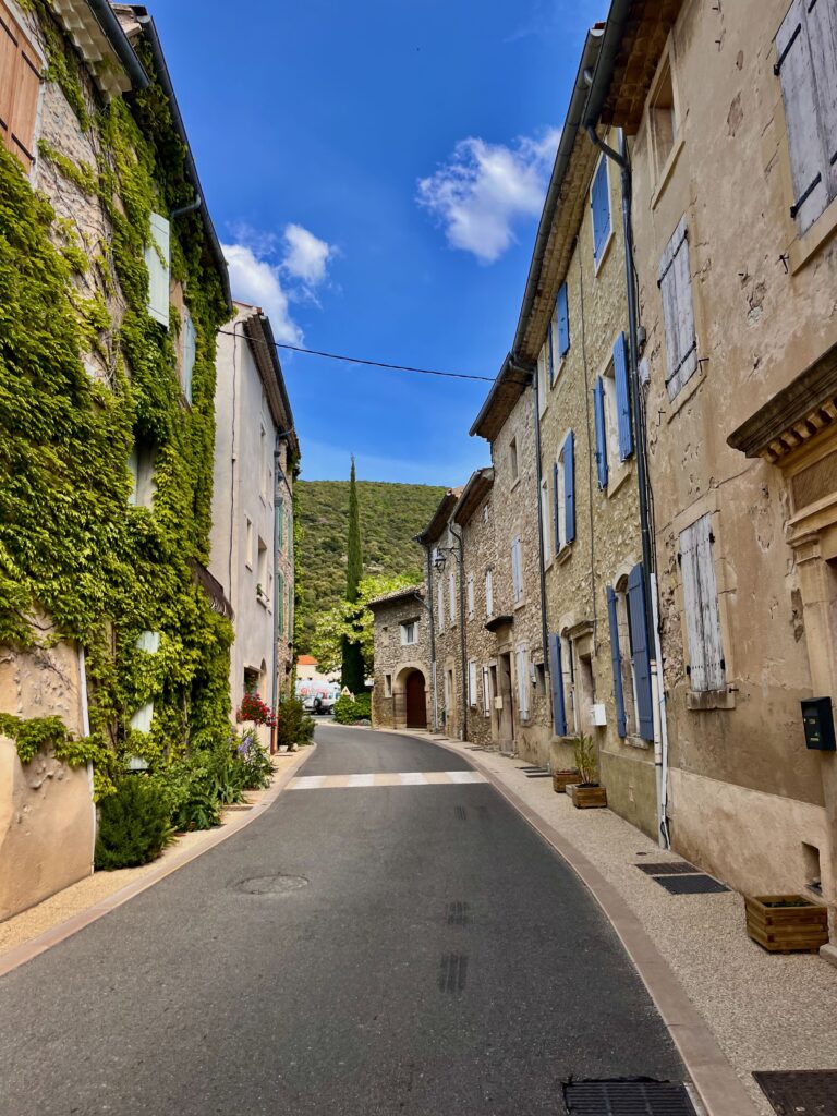 Roadtrip door de Dentelles de Montmirail: Rousset-les-Vignes