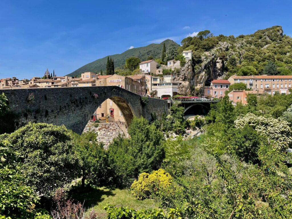 Roadtrip door de Dentelles de Montmirail: De Pont Roman en Nyons
